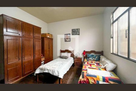 Casa à venda com 4 quartos, 300m² em Santa Terezinha, Belo Horizonte