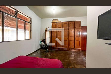 Casa à venda com 4 quartos, 300m² em Santa Terezinha, Belo Horizonte