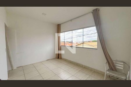Casa à venda com 4 quartos, 300m² em Santa Terezinha, Belo Horizonte
