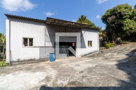 Galpão de casa para alugar com 3 quartos, 10m² em Guaratiba, Rio de Janeiro