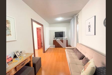 Sala de apartamento à venda com 4 quartos, 68m² em Sagrada Família, Belo Horizonte