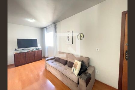 Sala de apartamento à venda com 4 quartos, 68m² em Sagrada Família, Belo Horizonte