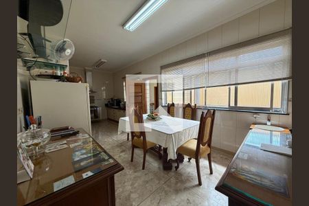 Foto 19 de casa à venda com 3 quartos, 300m² em Vila Monumento, São Paulo