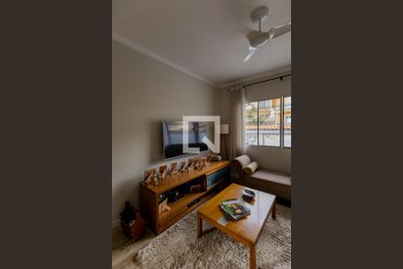 Sala de Estar de casa à venda com 3 quartos, 200m² em Vila do Castelo, São Paulo