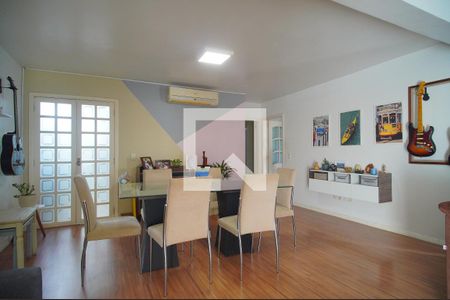 Sala de casa à venda com 4 quartos, 186m² em Vila Nova, Novo Hamburgo