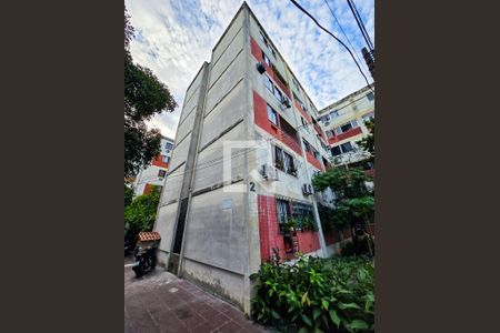 Fachada do bloco de apartamento para alugar com 2 quartos, 61m² em Del Castilho, Rio de Janeiro