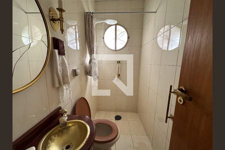 Lavabo de casa à venda com 3 quartos, 209m² em Água Branca, São Paulo