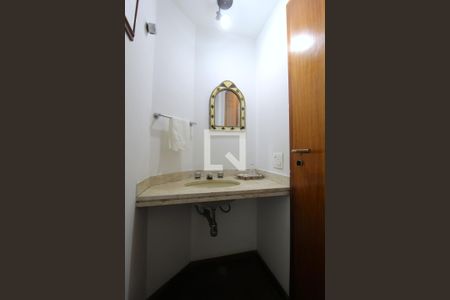Lavabo de apartamento à venda com 4 quartos, 185m² em Itaim Bibi, São Paulo