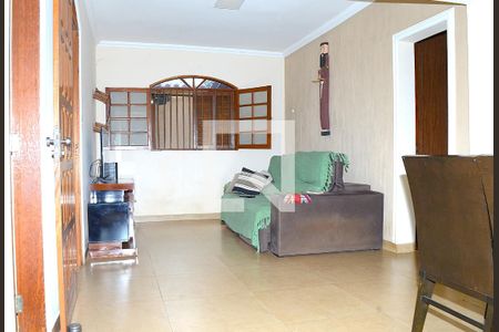 Sala de casa à venda com 4 quartos, 250m² em Goiânia, Belo Horizonte