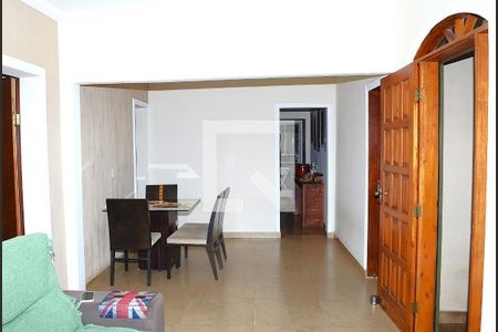 Sala de casa à venda com 4 quartos, 250m² em Goiânia, Belo Horizonte