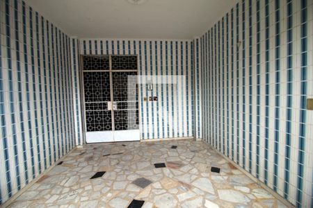 Fachada e portaria de apartamento à venda com 2 quartos, 96m² em Brás de Pina, Rio de Janeiro