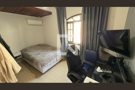 Casa à venda com 4 quartos, 250m² em Cantagalo, Niterói