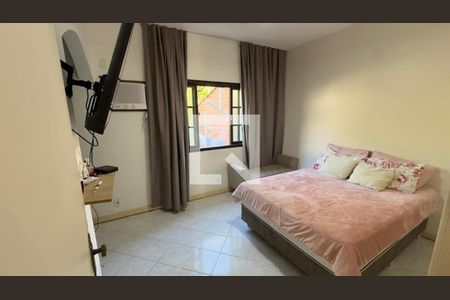 Casa à venda com 4 quartos, 250m² em Cantagalo, Niterói