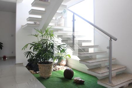 Sala de casa de condomínio para alugar com 3 quartos, 330m² em Jardim Santa Izabel, Cotia