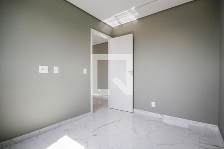 Quarto 1 de apartamento para alugar com 2 quartos, 42m² em Vila Albertina, São Paulo