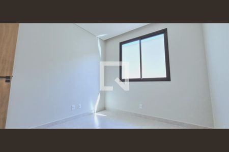 Quarto 2 de casa à venda com 3 quartos, 100m² em Vila Rica, Lagoa Santa