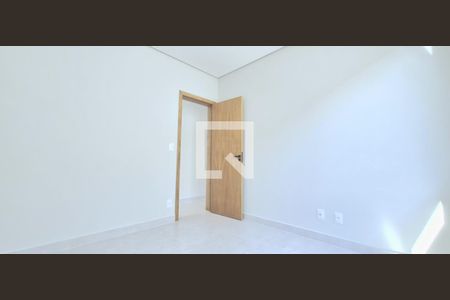 Quarto 2 de casa à venda com 3 quartos, 100m² em Vila Rica, Lagoa Santa