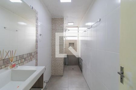 Banheiro de apartamento à venda com 1 quarto, 52m² em Santa Tereza, Porto Alegre