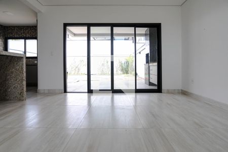 Sala de casa para alugar com 3 quartos, 205m² em Cezar de Souza, Mogi das Cruzes