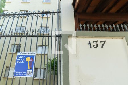 Plaquinha de Venda Instalada - OLKO-71 de apartamento à venda com 2 quartos, 53m² em Vila Campestre, São Paulo