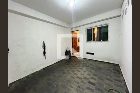 Garagem de casa à venda com 2 quartos, 100m² em Jardim Santa Mena, Guarulhos