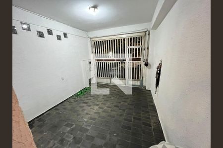Garagem de casa à venda com 2 quartos, 100m² em Jardim Santa Mena, Guarulhos