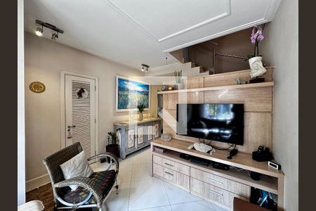 Sala de casa de condomínio para alugar com 3 quartos, 180m² em Santo Amaro, São Paulo