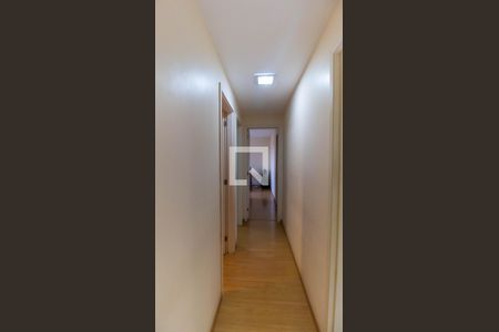 Corredor de apartamento à venda com 3 quartos, 101m² em Icaraí, Niterói