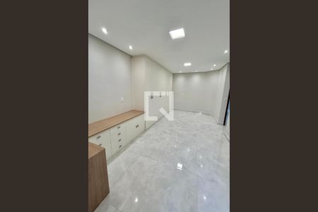 Casa à venda com 3 quartos, 210m² em Parque das Nações, Santo André