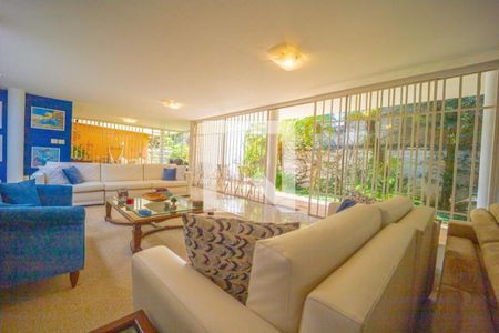 Casa à venda com 4 quartos, 800m² em Pacaembu, São Paulo