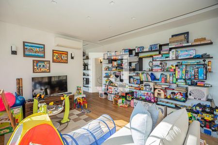 Apartamento à venda com 3 quartos, 330m² em Jardim Europa, São Paulo