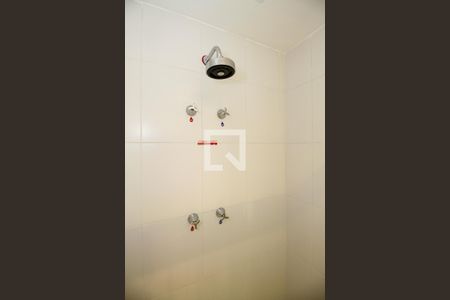 Banheiro de kitnet/studio para alugar com 1 quarto, 44m² em Pinheiros, São Paulo