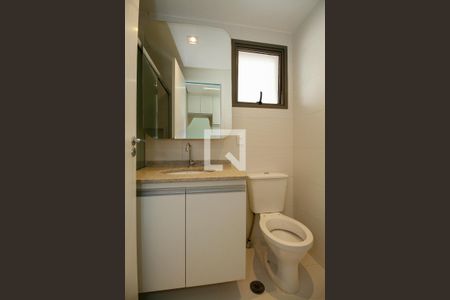 Banheiro de kitnet/studio para alugar com 1 quarto, 44m² em Pinheiros, São Paulo