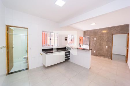 Cozinha de casa para alugar com 1 quarto, 30m² em Jardim Eliane, São Paulo