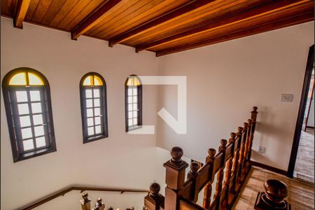 Escada de casa para alugar com 3 quartos, 270m² em Vila Camilópolis, Santo André