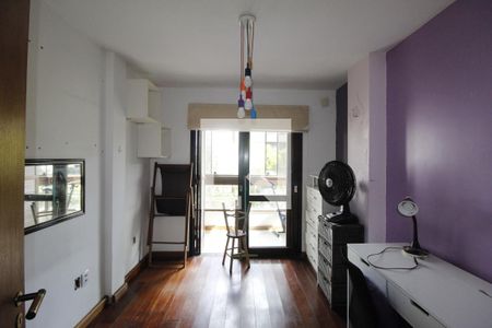 Sacada de apartamento à venda com 3 quartos, 87m² em Petrópolis, Porto Alegre