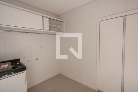 Área de Serviço de casa de condomínio para alugar com 4 quartos, 310m² em Nova Uberlândia, Uberlândia