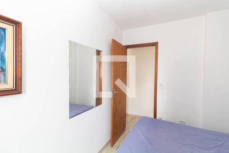 Quarto 1 de apartamento para alugar com 2 quartos, 56m² em Vila Carmosina, São Paulo