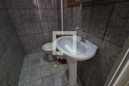 Banheiro de casa para alugar com 1 quarto, 50m² em Centro, Osasco