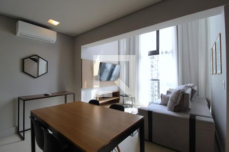 Sala/Cozinha de apartamento à venda com 1 quarto, 70m² em Vila Olímpia, São Paulo
