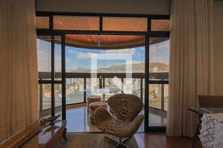 Sala de apartamento à venda com 2 quartos, 100m² em Santo Antônio , Belo Horizonte