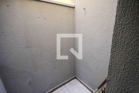 Área de Serviço de apartamento para alugar com 2 quartos, 45m² em Parque São Lucas, São Paulo
