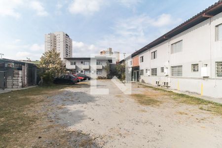 Garagem de kitnet/studio para alugar com 2 quartos, 40m² em Vila Martins, Mogi das Cruzes