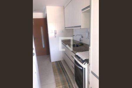 Cozinha de apartamento para alugar com 1 quarto, 40m² em Piatã, Salvador