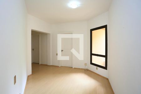 Sala 3 de apartamento para alugar com 4 quartos, 242m² em Vila Suzana, São Paulo