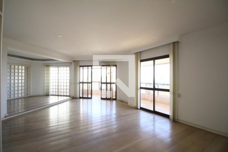 Sala de apartamento para alugar com 4 quartos, 242m² em Vila Suzana, São Paulo
