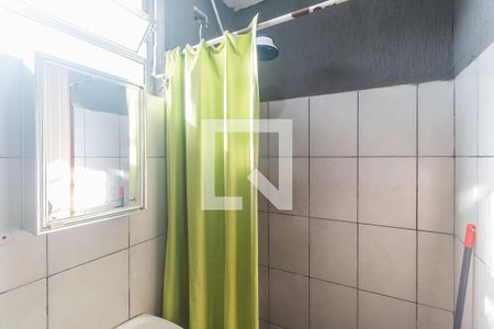 Banheiro de kitnet/studio para alugar com 2 quartos, 40m² em Vila Martins, Mogi das Cruzes