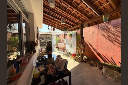Casa à venda com 3 quartos, 140m² em Vila firmiano pinto, São Paulo