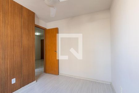 Quarto 2 de apartamento para alugar com 2 quartos, 38m² em Santo Antônio, São José dos Pinhais