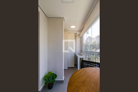 Varanda de kitnet/studio à venda com 1 quarto, 38m² em Vila Andrade, São Paulo